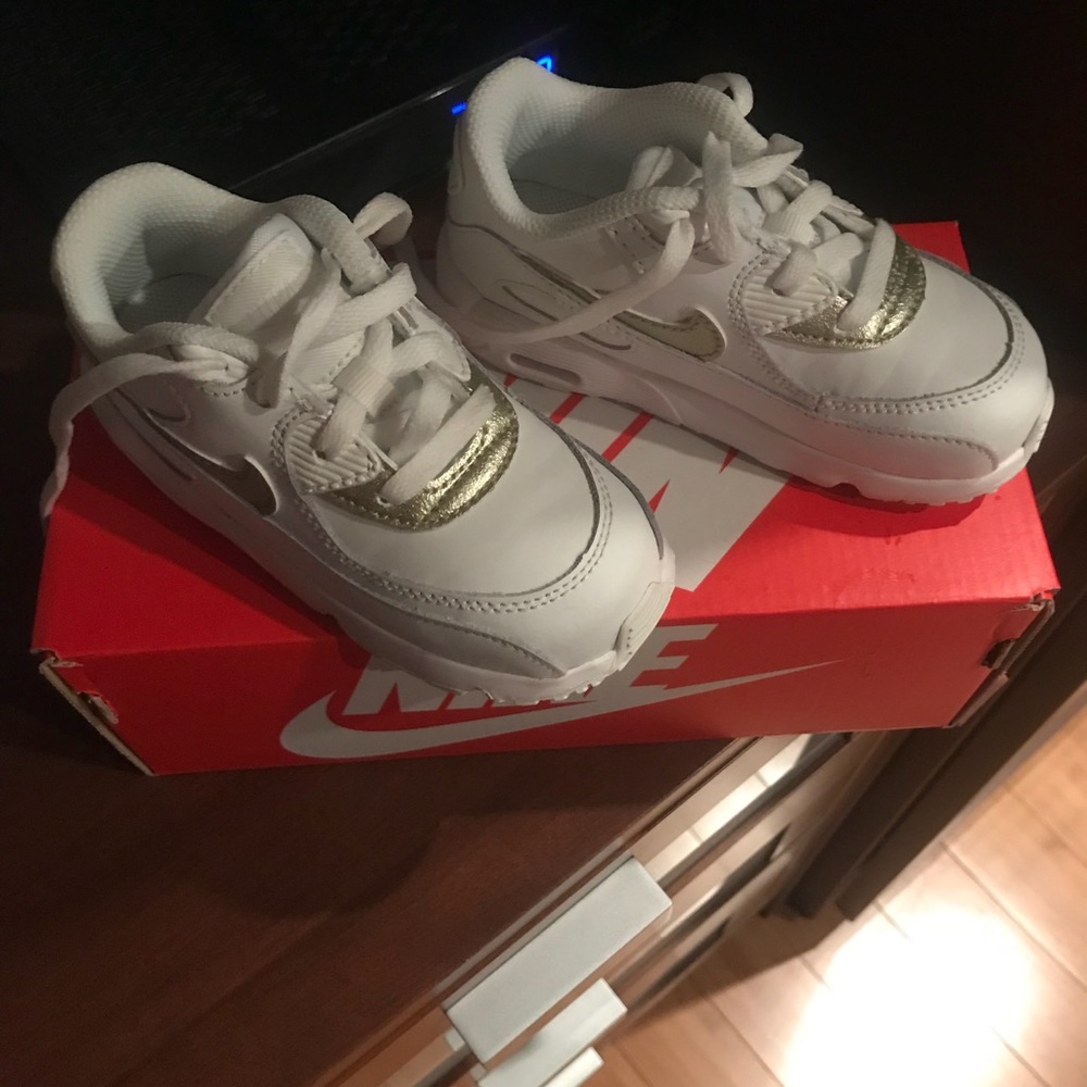 Nike toddler sneakers new with box